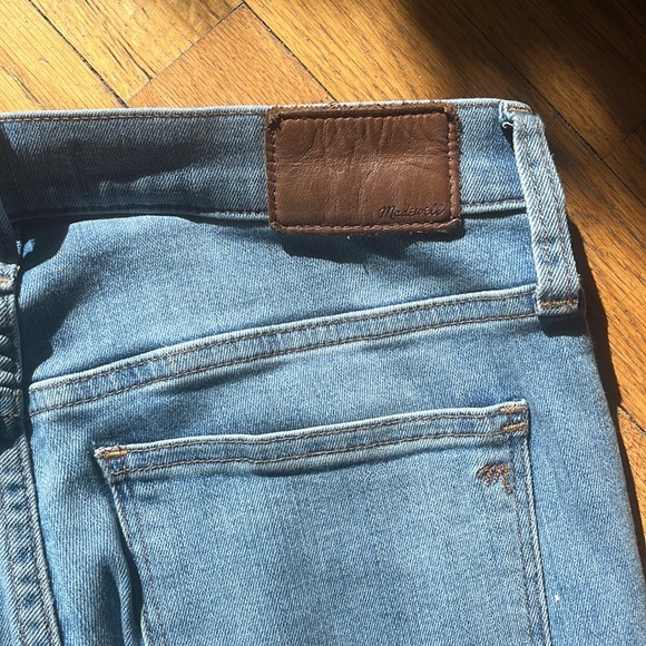Madewell light wash jeans EUC - Picture 2 of 12